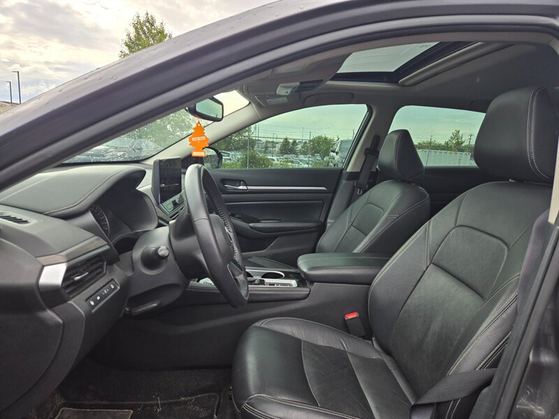 2024 Nissan Altima 2.5 Platinum - Photo 6 - Edmonton, AB T6E 6B3