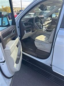 2023 GMC Yukon XL Denali Reserve Package   - Photo 8 - Edmonton, AB T6E 6B3