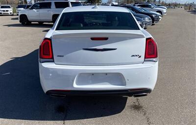 2021 Chrysler 300 S   - Photo 4 - Edmonton, AB T6E 6B3