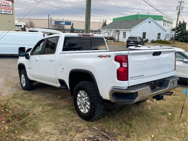 2022 Chevrolet Silverado 3500HD LT - Photo 2 - Edmonton, AB T6E 6B3