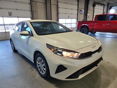 2023 Kia Forte LX   - Photo 1 - Edmonton, AB T6E 6B3