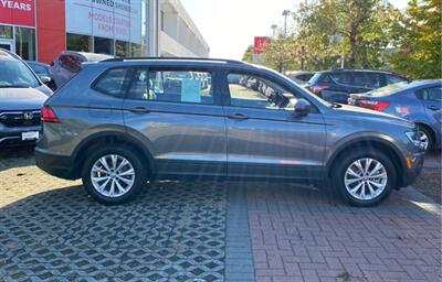 2021 Volkswagen Tiguan Trendline 4Motion   - Photo 2 - Edmonton, AB T6E 6B3