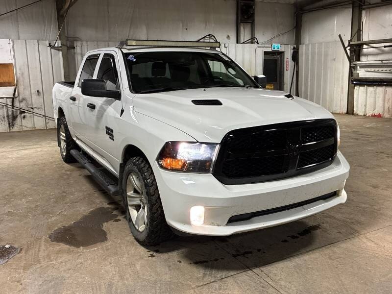 2023 RAM 1500 Classic Express   - Photo 1 - Edmonton, AB T6E 6B3