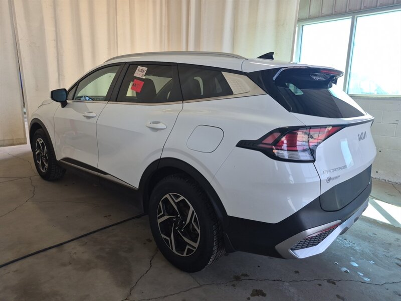 2023 Kia Sportage LX - Photo 4 - Edmonton, AB T6E 6B3