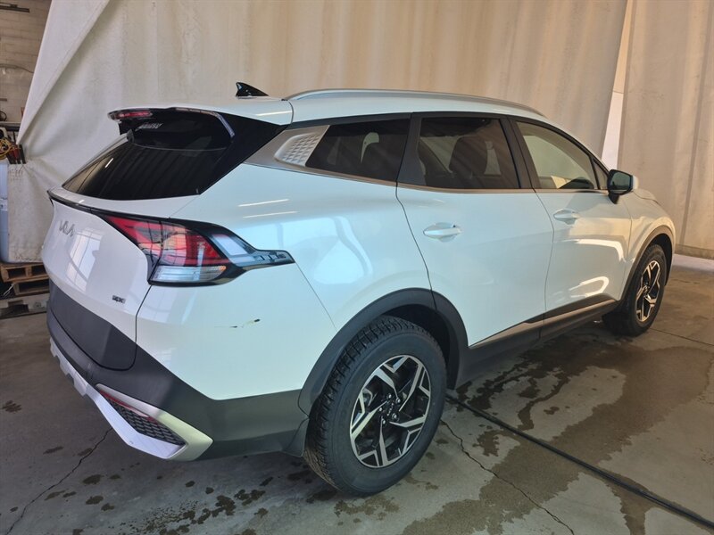 2023 Kia Sportage LX - Photo 2 - Edmonton, AB T6E 6B3