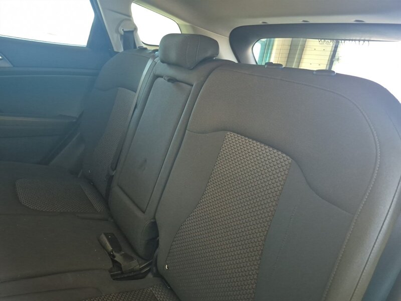 2023 Kia Sportage LX - Photo 8 - Edmonton, AB T6E 6B3