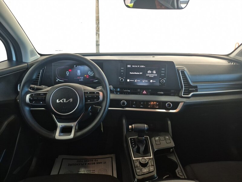 2023 Kia Sportage LX - Photo 9 - Edmonton, AB T6E 6B3