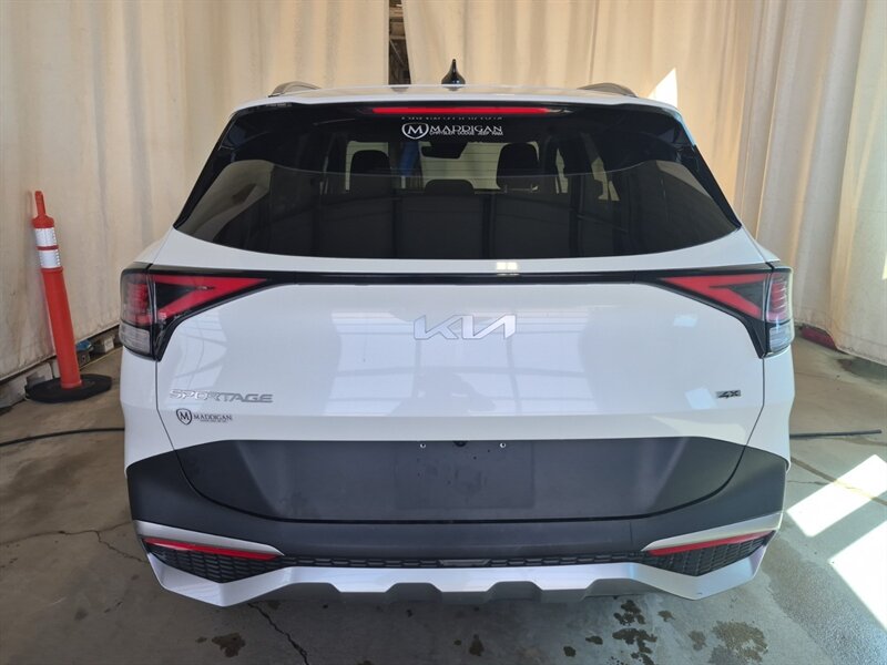 2023 Kia Sportage LX - Photo 3 - Edmonton, AB T6E 6B3