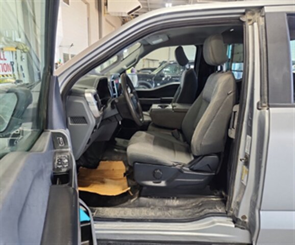 2023 Ford F-150 XLT - Photo 7 - Edmonton, AB T6E 6B3