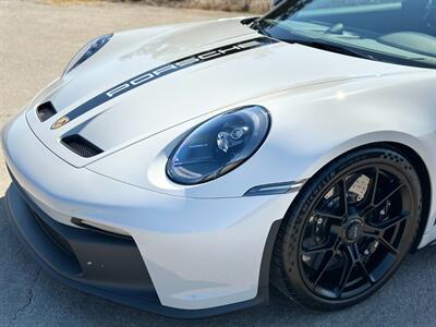 2022 Porsche 911 GT3  in Chalk 7-Speed PDK Transaxle Front Axle Lift Full Bucket Seats Carbon Ceramic Center Lock - Photo 76 - Tarzana, CA 91356