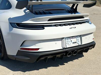 2022 Porsche 911 GT3  in Chalk 7-Speed PDK Transaxle Front Axle Lift Full Bucket Seats Carbon Ceramic Center Lock - Photo 73 - Tarzana, CA 91356