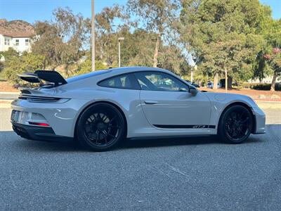 2022 Porsche 911 GT3  in Chalk 7-Speed PDK Transaxle Front Axle Lift Full Bucket Seats Carbon Ceramic Center Lock - Photo 8 - Tarzana, CA 91356