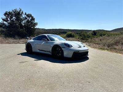 2022 Porsche 911 GT3  in Chalk 7-Speed PDK Transaxle Front Axle Lift Full Bucket Seats Carbon Ceramic Center Lock - Photo 92 - Tarzana, CA 91356