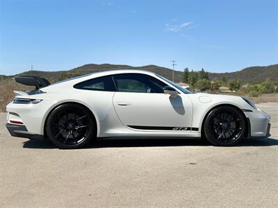 2022 Porsche 911 GT3  in Chalk 7-Speed PDK Transaxle Front Axle Lift Full Bucket Seats Carbon Ceramic Center Lock - Photo 83 - Tarzana, CA 91356