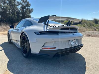 2022 Porsche 911 GT3  in Chalk 7-Speed PDK Transaxle Front Axle Lift Full Bucket Seats Carbon Ceramic Center Lock - Photo 22 - Tarzana, CA 91356