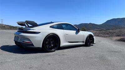 2022 Porsche 911 GT3  in Chalk 7-Speed PDK Transaxle Front Axle Lift Full Bucket Seats Carbon Ceramic Center Lock - Photo 48 - Tarzana, CA 91356