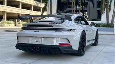 2022 Porsche 911 GT3  in Chalk Full PPF 7-Speed PDK Transaxle Front Axle Lift Full Bucket Seats Carbon Ceramic Center Lock - Photo 18 - Tarzana, CA 91356