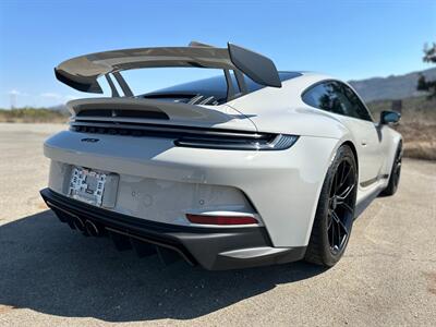 2022 Porsche 911 GT3  in Chalk 7-Speed PDK Transaxle Front Axle Lift Full Bucket Seats Carbon Ceramic Center Lock - Photo 18 - Tarzana, CA 91356