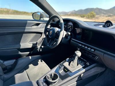 2022 Porsche 911 GT3  in Chalk 7-Speed PDK Transaxle Front Axle Lift Full Bucket Seats Carbon Ceramic Center Lock - Photo 65 - Tarzana, CA 91356