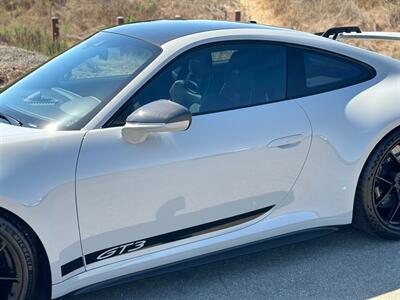 2022 Porsche 911 GT3  in Chalk 7-Speed PDK Transaxle Front Axle Lift Full Bucket Seats Carbon Ceramic Center Lock - Photo 26 - Tarzana, CA 91356