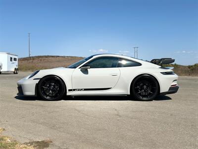 2022 Porsche 911 GT3  in Chalk 7-Speed PDK Transaxle Front Axle Lift Full Bucket Seats Carbon Ceramic Center Lock - Photo 95 - Tarzana, CA 91356