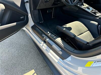 2022 Porsche 911 GT3  in Chalk 7-Speed PDK Transaxle Front Axle Lift Full Bucket Seats Carbon Ceramic Center Lock - Photo 63 - Tarzana, CA 91356