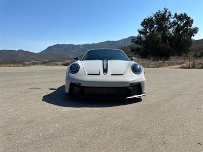 2022 Porsche 911 GT3  in Chalk 7-Speed PDK Transaxle Front Axle Lift Full Bucket Seats Carbon Ceramic Center Lock - Photo 90 - Tarzana, CA 91356