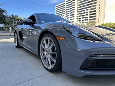 2024 Porsche 718 Cayman GTS 4.0 6-Speed Manual Transmission   - Photo 21 - Tarzana, CA 91356