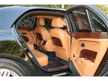 2013 Bentley Mulsanne   - Photo 25 - Tarzana, CA 91356