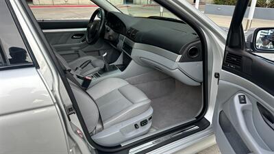 2002 BMW 5 Series 540i   - Photo 8 - Tarzana, CA 91356