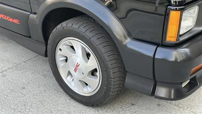 1991 GMC Syclone   - Photo 73 - Tarzana, CA 91356