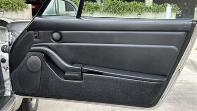 1998 Porsche 911 Carrera Cabriolet  6-Speed Manual Transmission - Photo 32 - Tarzana, CA 91356