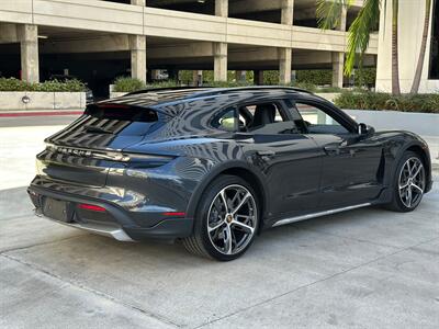 2021 Porsche Taycan 4 Cross Turismo   - Photo 28 - Tarzana, CA 91356