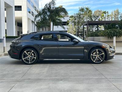 2021 Porsche Taycan 4 Cross Turismo   - Photo 94 - Tarzana, CA 91356