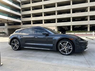 2021 Porsche Taycan 4 Cross Turismo   - Photo 45 - Tarzana, CA 91356