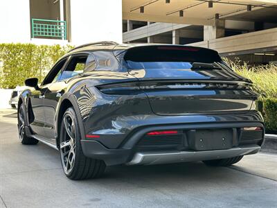 2021 Porsche Taycan 4 Cross Turismo   - Photo 26 - Tarzana, CA 91356