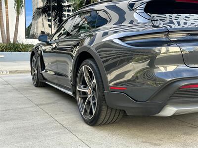 2021 Porsche Taycan 4 Cross Turismo   - Photo 56 - Tarzana, CA 91356