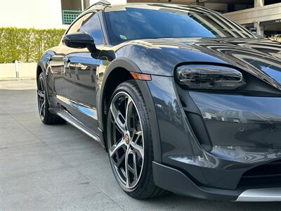 2021 Porsche Taycan 4 Cross Turismo   - Photo 59 - Tarzana, CA 91356