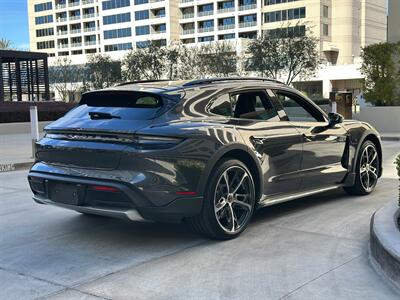 2021 Porsche Taycan 4 Cross Turismo   - Photo 27 - Tarzana, CA 91356