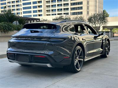 2021 Porsche Taycan 4 Cross Turismo   - Photo 97 - Tarzana, CA 91356