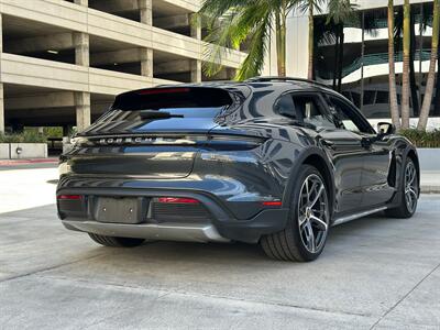 2021 Porsche Taycan 4 Cross Turismo   - Photo 38 - Tarzana, CA 91356