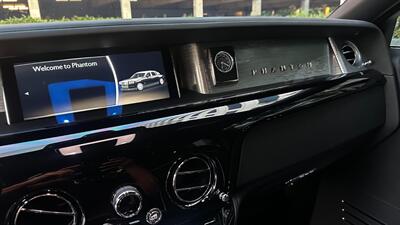 2021 Rolls-Royce Phantom Black on Black   - Photo 16 - Tarzana, CA 91356