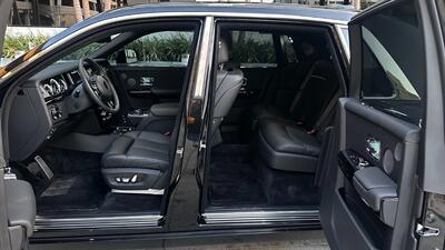 2021 Rolls-Royce Phantom Black on Black   - Photo 19 - Tarzana, CA 91356