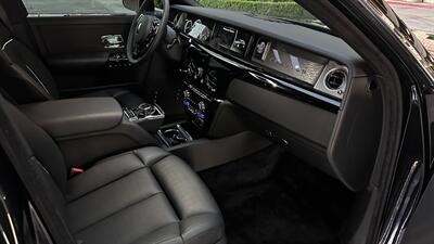 2021 Rolls-Royce Phantom Black on Black   - Photo 59 - Tarzana, CA 91356