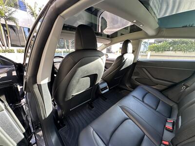 2022 Tesla Model 3 Long Range   - Photo 63 - Tarzana, CA 91356