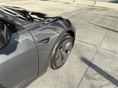 2022 Tesla Model 3 Long Range   - Photo 32 - Tarzana, CA 91356