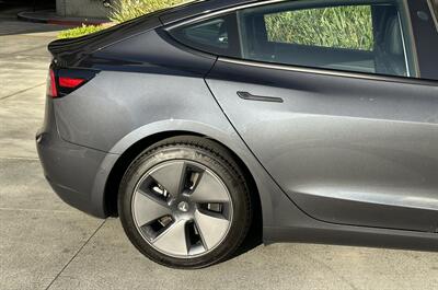 2022 Tesla Model 3 Long Range   - Photo 16 - Tarzana, CA 91356