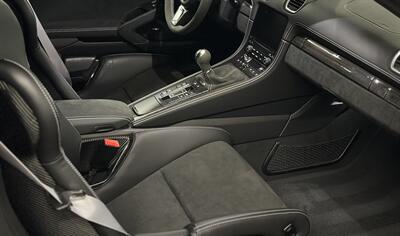 2022 Porsche 718 Boxster Spyder  6-Speed Manual Transmission and Carbon Fiber Bucket Seats - Photo 9 - Tarzana, CA 91356