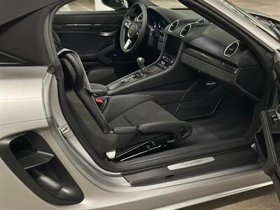 2022 Porsche 718 Boxster Spyder  6-Speed Manual Transmission and Carbon Fiber Bucket Seats - Photo 10 - Tarzana, CA 91356