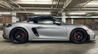 2022 Porsche 718 Boxster Spyder  6-Speed Manual Transmission and Carbon Fiber Bucket Seats - Photo 16 - Tarzana, CA 91356